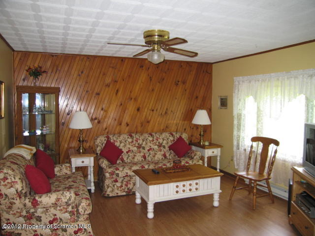 421 Tennessee Gas Road Union Dale, PA 18470 - Photo 3 of 17 Gallery Image 3