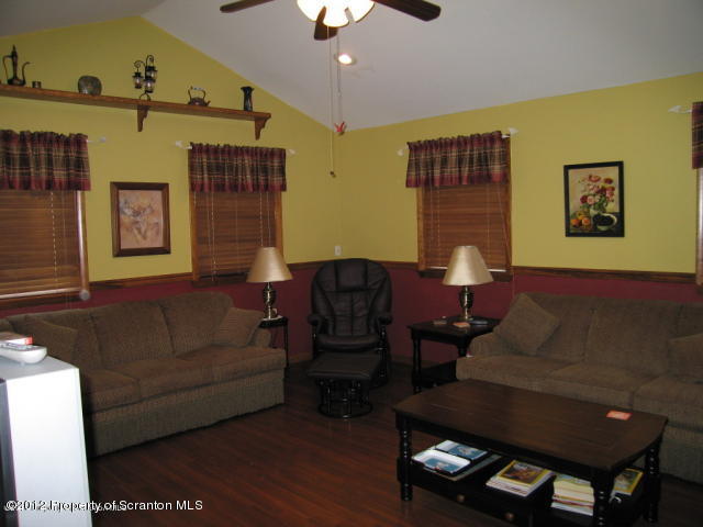 421 Tennessee Gas Road Union Dale, PA 18470 - Photo 5 of 17 Gallery Image 5