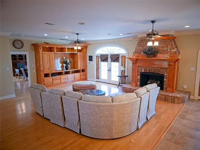 $1,135,000 | 164 Melrose Bend Boulevard, Natchez, LA 71456