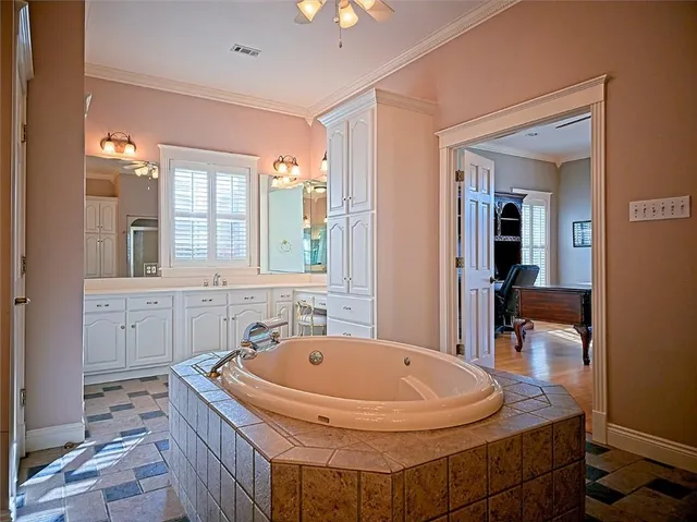 $1,135,000 | 164 Melrose Bend Boulevard, Natchez, LA 71456