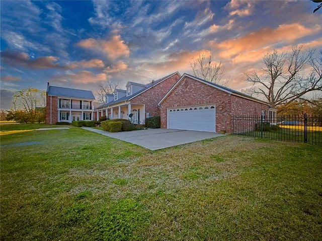 $1,135,000 | 164 Melrose Bend Boulevard, Natchez, LA 71456