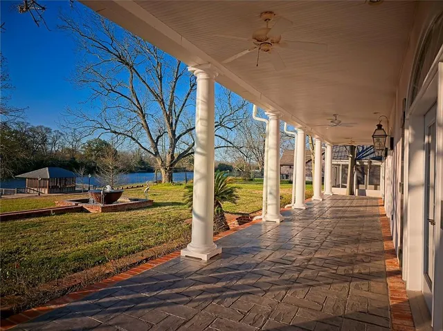 $1,135,000 | 164 Melrose Bend Boulevard, Natchez, LA 71456