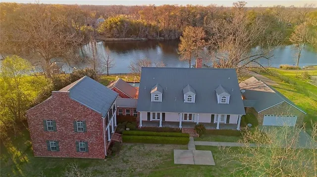 $1,135,000 | 164 Melrose Bend Boulevard, Natchez, LA 71456