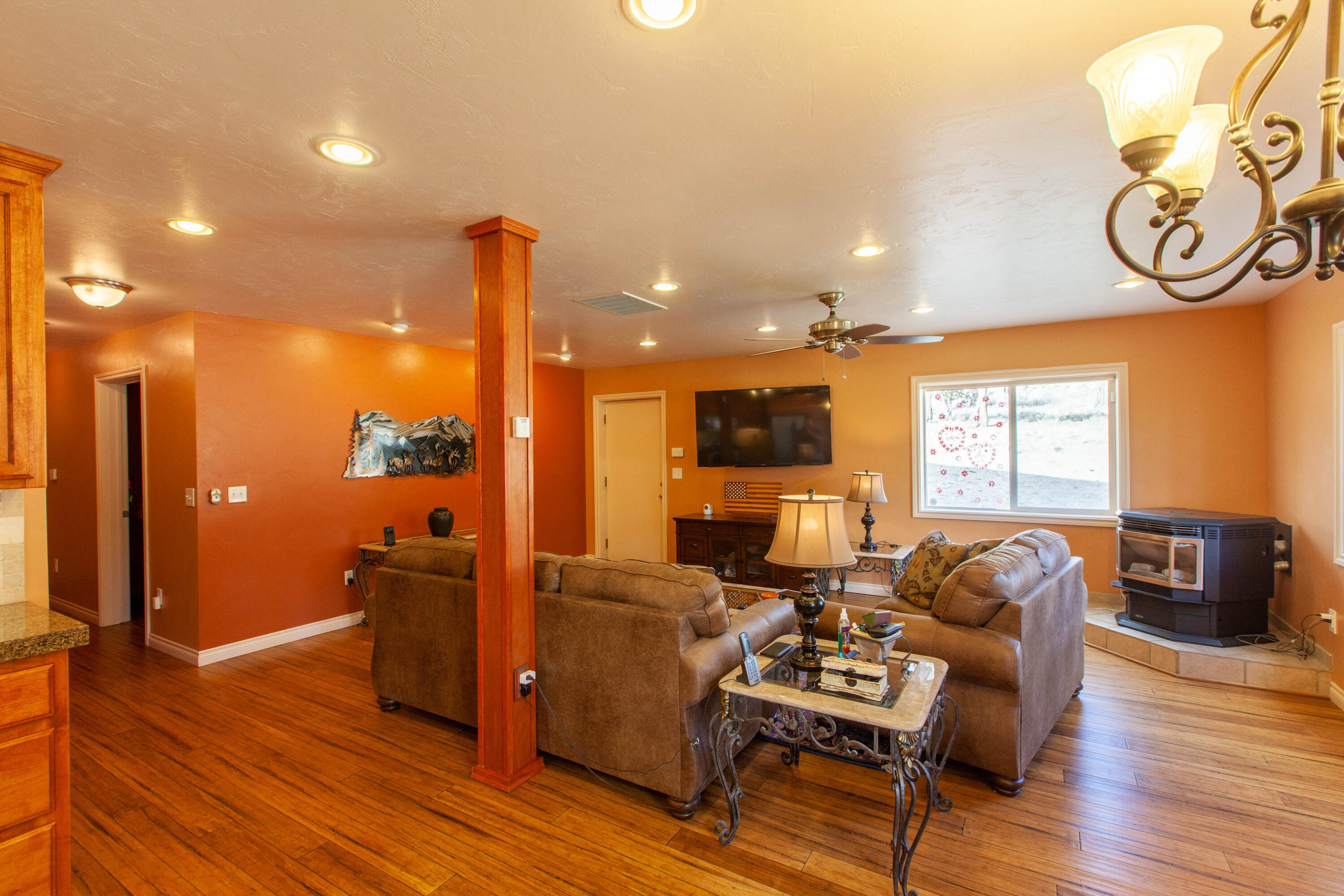 7155 Southwest Houston Lake Road Prineville, OR 97754 - Photo 7 of 57 07