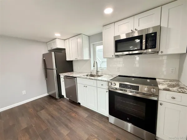 $3,200 | 19 Lee Avenue, Unit 3, Stony Point, NY 10980