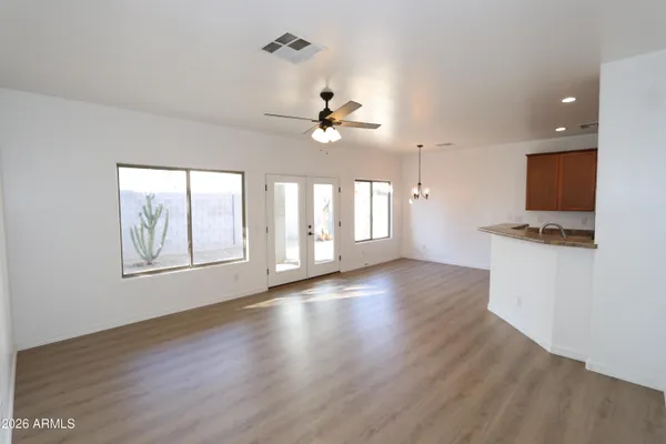 $1,975 | 7808 South 5th Avenue, Phoenix, AZ 85041