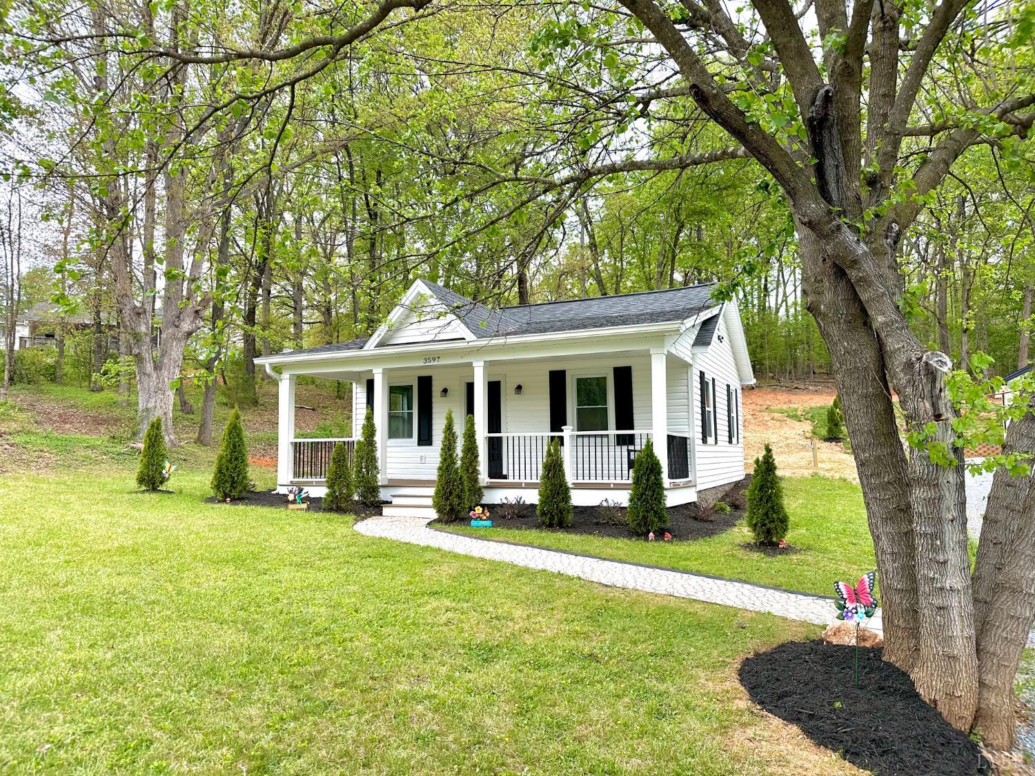 3597 Eastbrook Road Lynchburg, VA 24501 - Photo 3 of 26