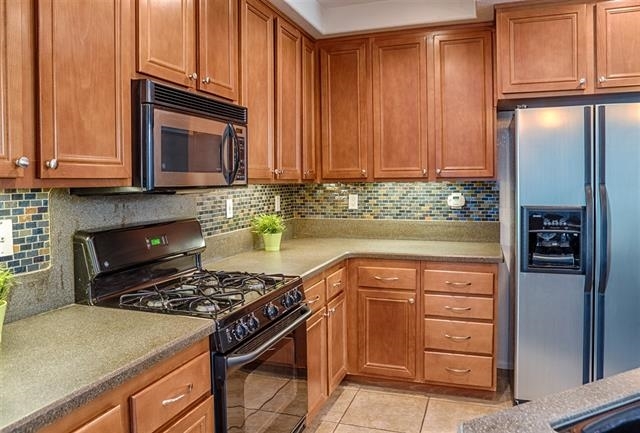 848 Almond Road San Marcos, CA 92078 - Photo 5 of 19 Gallery Image 5