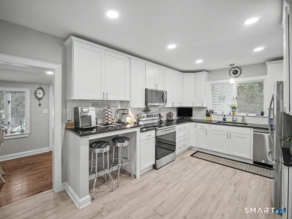 360 West Pearl Road Torrington, CT 06790 - Photo 12 of 39 Gallery Image 12