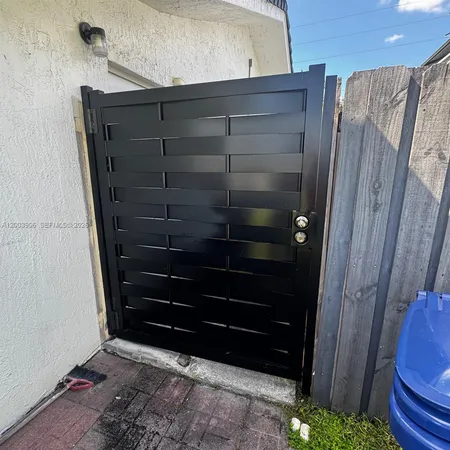 $1,200 | 15761 Southwest 42nd Terrace, Unit 1, Miami, FL 33185