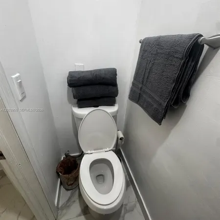 $1,200 | 15761 Southwest 42nd Terrace, Unit 1, Miami, FL 33185