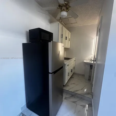 $1,200 | 15761 Southwest 42nd Terrace, Unit 1, Miami, FL 33185