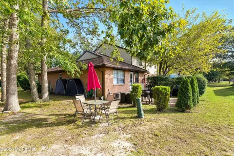 $335,000 | 576 Labanna Court, Brick, NJ 08724