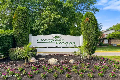 $335,000 | 576 Labanna Court, Brick, NJ 08724