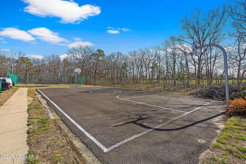 $335,000 | 576 Labanna Court, Brick, NJ 08724