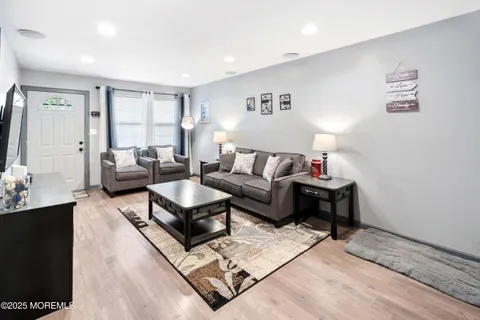 $335,000 | 576 Labanna Court, Brick, NJ 08724