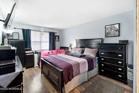 $335,000 | 576 Labanna Court, Brick, NJ 08724