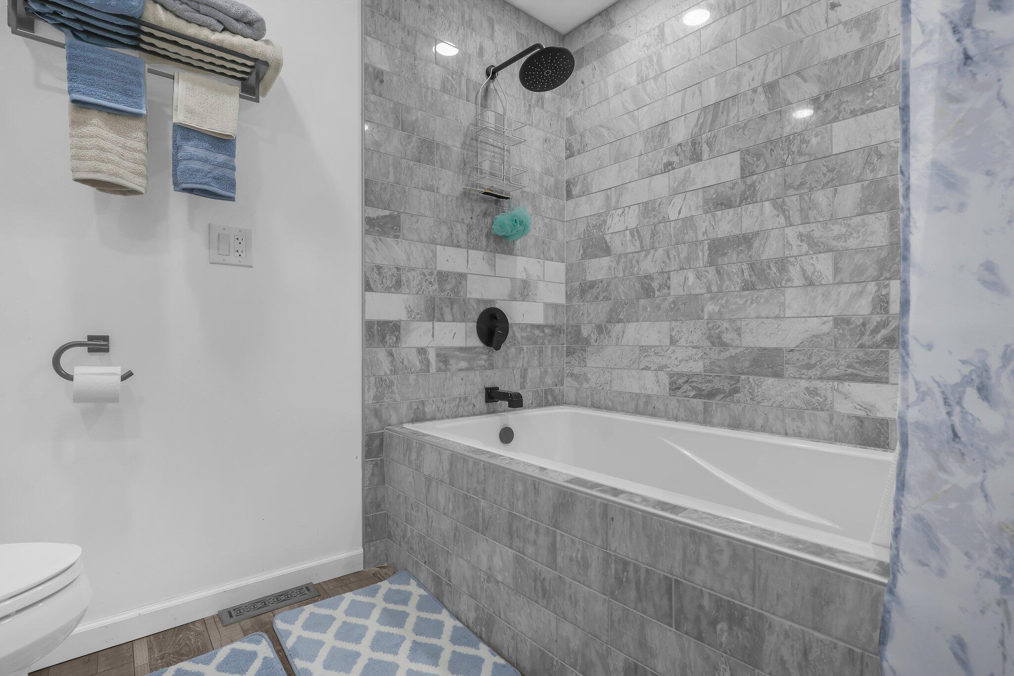 7730 National Road Southwest Etna, OH 43062 - Photo 27 of 83 Tile, Jacuzzi, and LVP