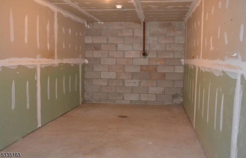 250 Potomac Drive Bernards, NJ 07920 - Photo 18 of 22