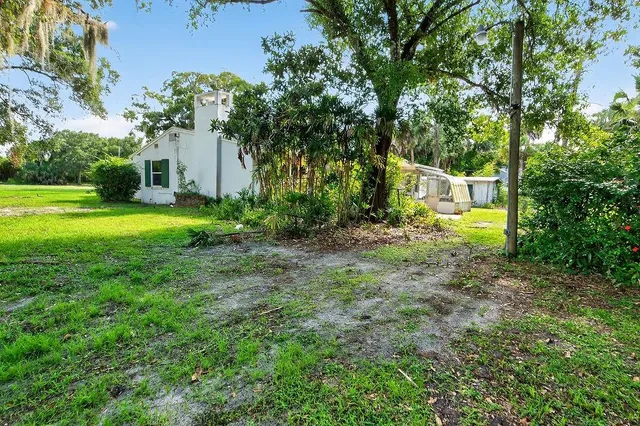 $1,899,900 | 5240 20th Street, Vero Beach, FL 32966