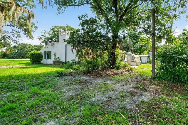 $1,899,900 | 5240 20th Street, Vero Beach, FL 32966