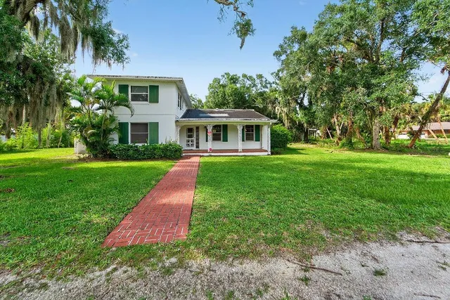 $1,899,900 | 5240 20th Street, Vero Beach, FL 32966