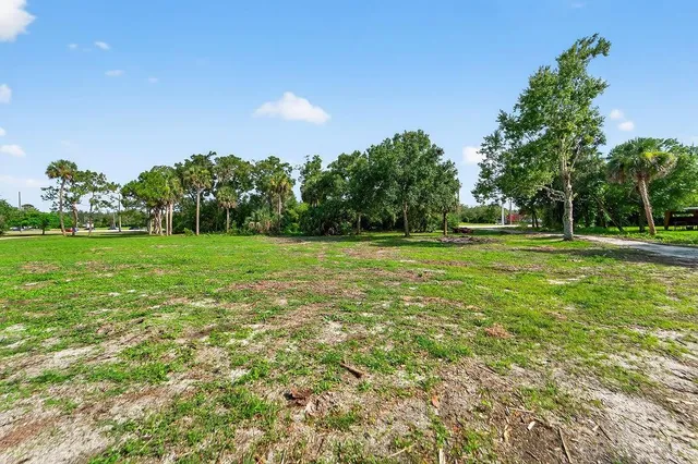 $1,899,900 | 5240 20th Street, Vero Beach, FL 32966