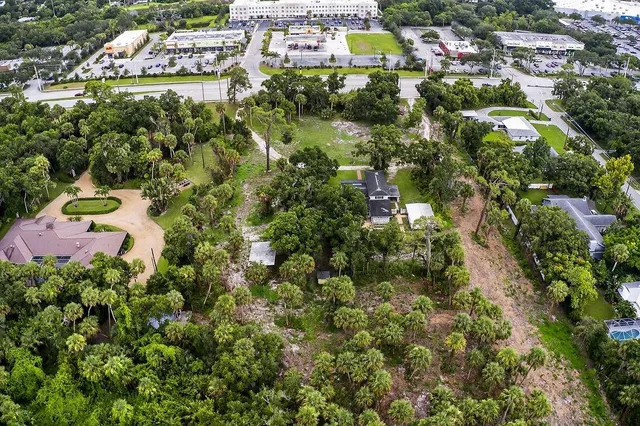 $1,899,900 | 5240 20th Street, Vero Beach, FL 32966