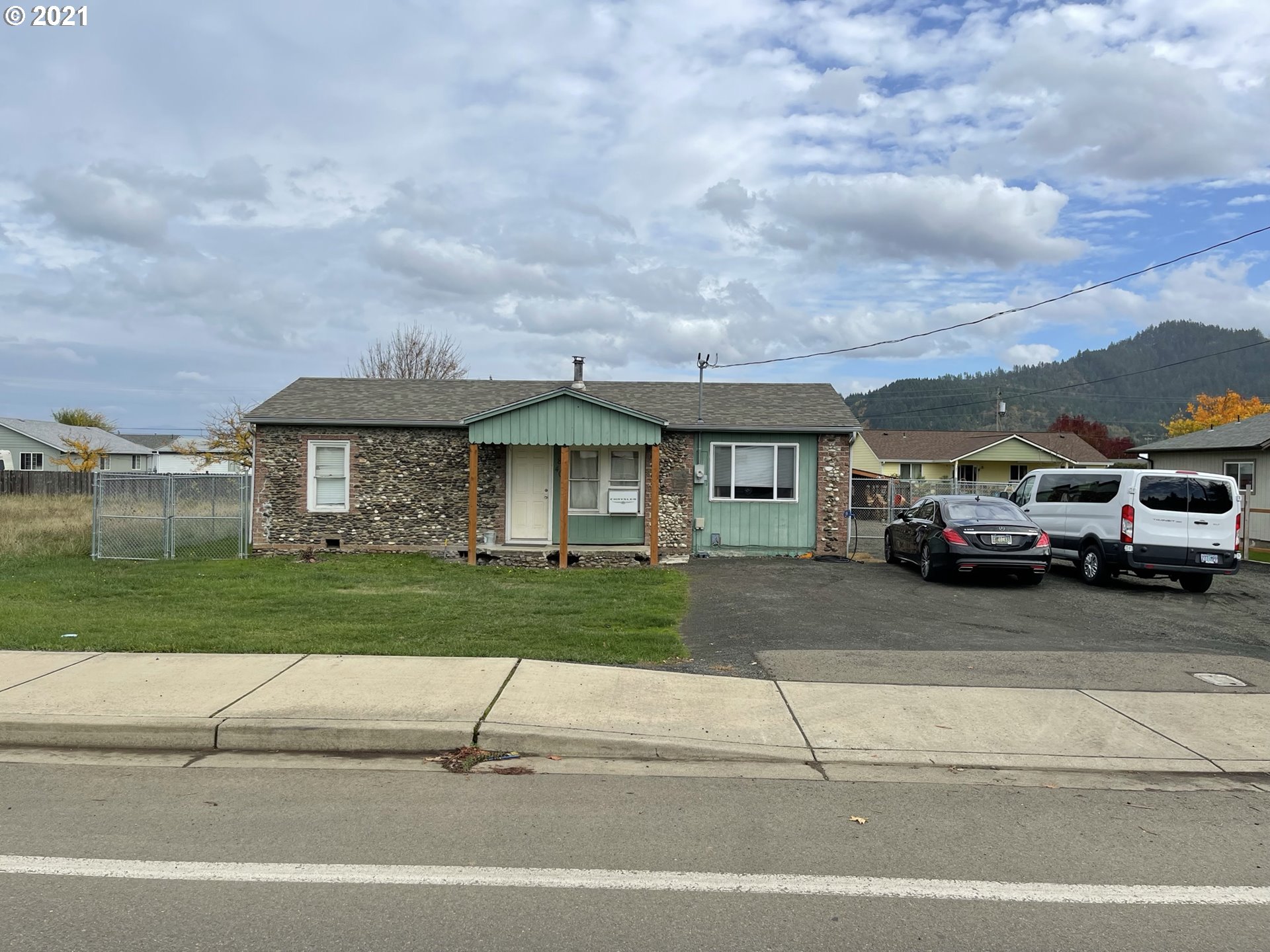840 South Comstock Road Sutherlin, OR 97479 - Photo 1 of 14 Gallery Image 1
