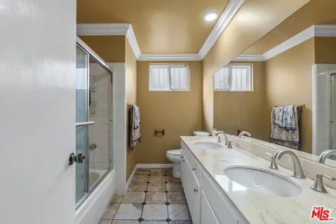 $875,000 | 13400 Roscoe Boulevard, Panorama City, CA 91402