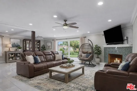 $875,000 | 13400 Roscoe Boulevard, Panorama City, CA 91402