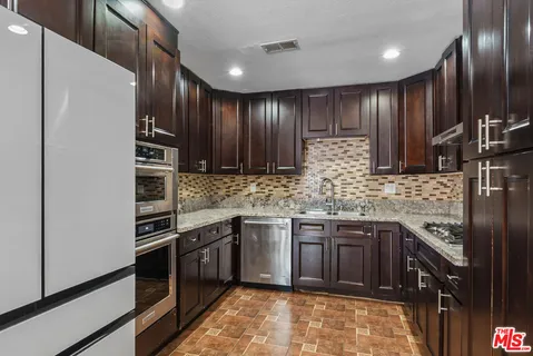 $875,000 | 13400 Roscoe Boulevard, Panorama City, CA 91402