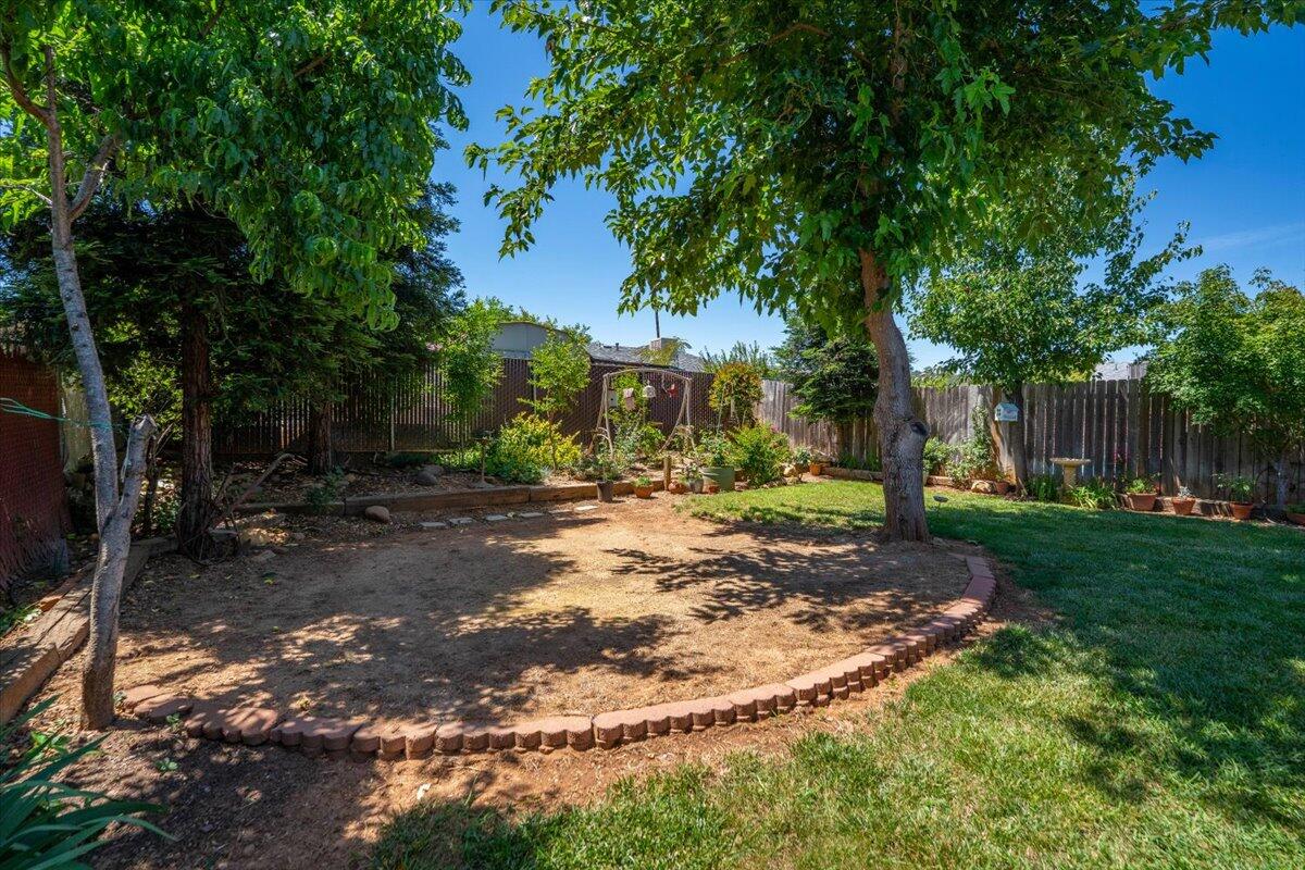 1980 Spruce Circle Anderson, CA 96007 - Photo 32 of 44 44-1980 Spruce St - E-26