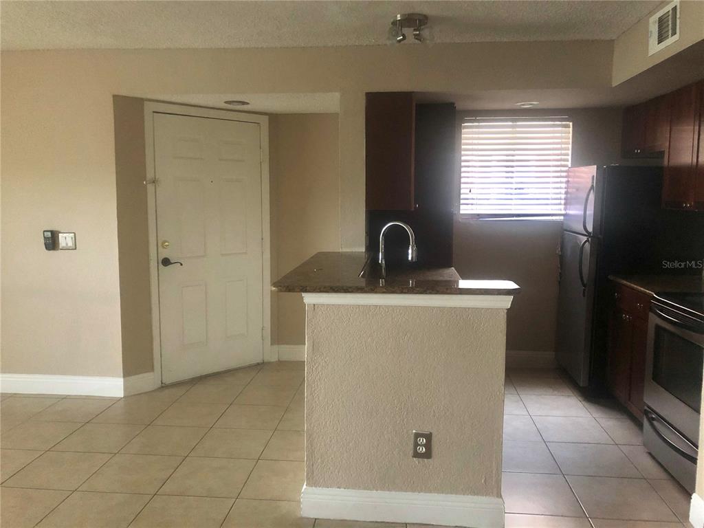 5128 Conroy Road, Unit 718 Orlando, FL 32811 - Photo 7 of 28 Gallery Image 7