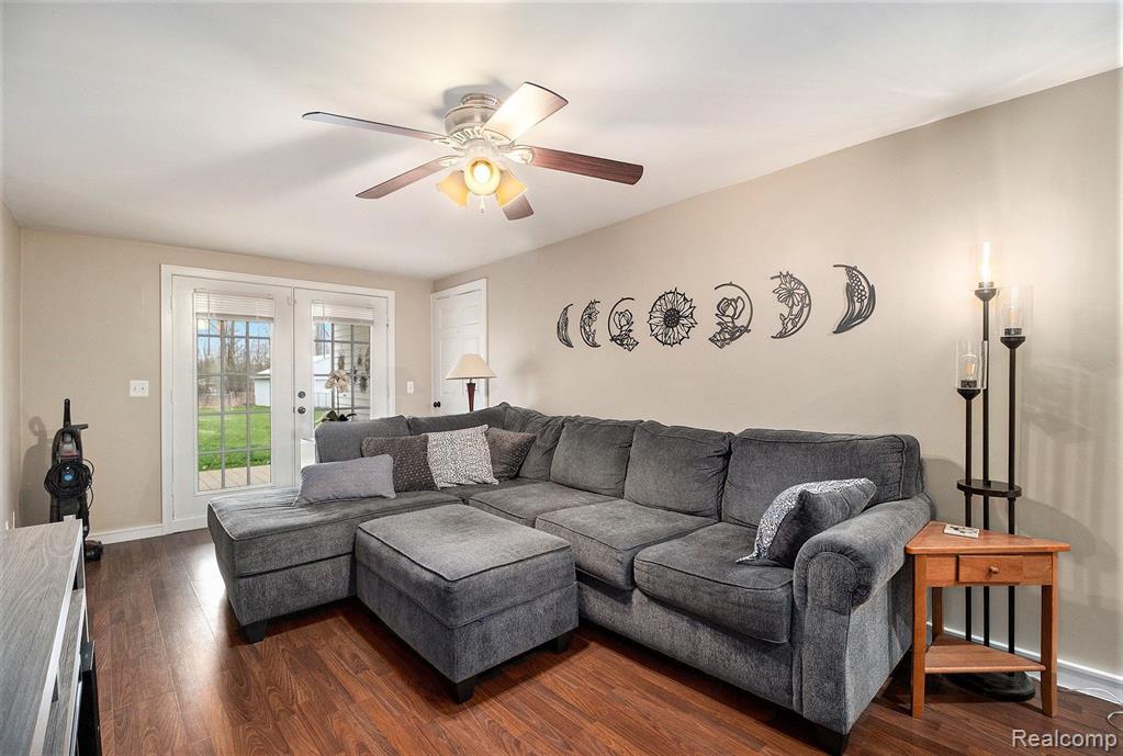 5308 Hammond Road Lapeer, MI 48446 - Photo 4 of 28 Gallery Image 4