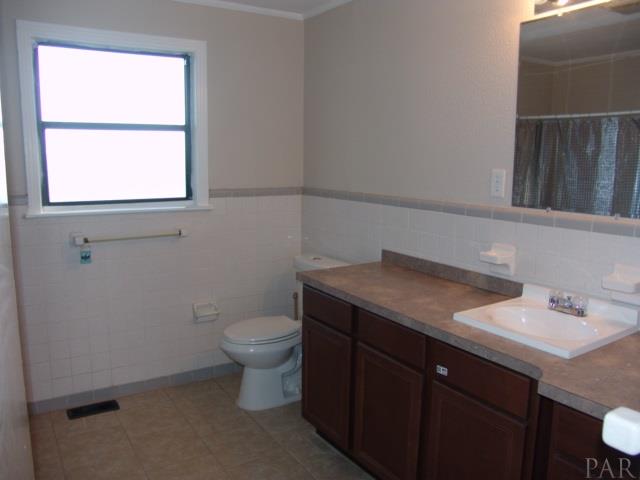 4639 Santa Rosa Drive Pace, FL 32571 - Photo 15 of 32 Gallery Image 15