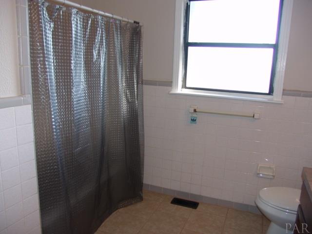 4639 Santa Rosa Drive Pace, FL 32571 - Photo 16 of 32 Gallery Image 16