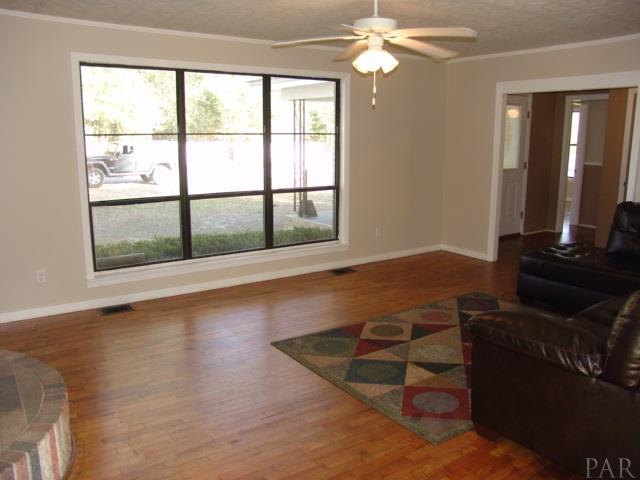 4639 Santa Rosa Drive Pace, FL 32571 - Photo 6 of 32 Gallery Image 6