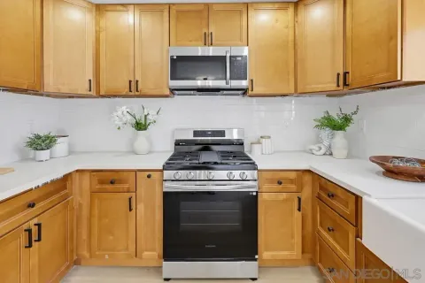 $695,000 | 569 Gold Drive, Oceanside, CA 92057