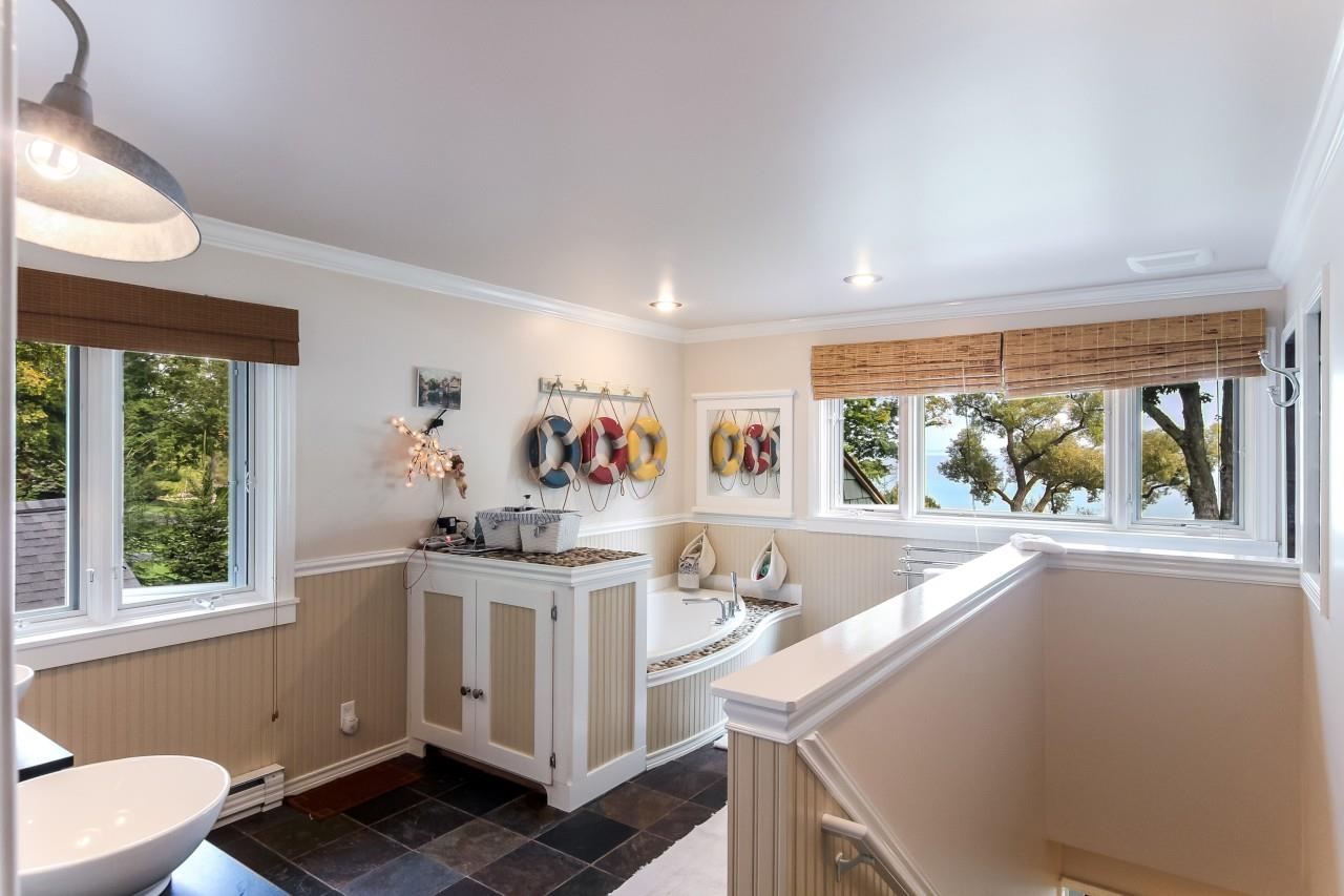 8179 East Shore Road Traverse City, MI 49686 - Photo 36 of 76 1872313-35.JPG