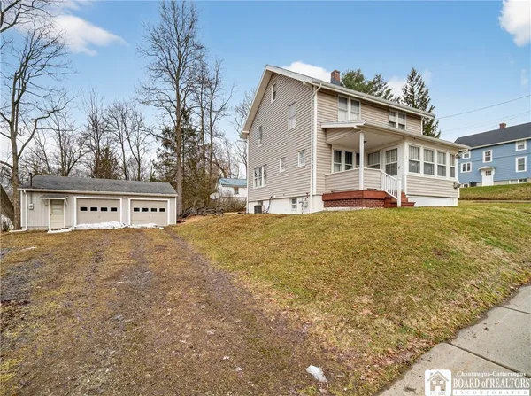 $114,900 | 117 Camp Street, Jamestown, NY 14701
