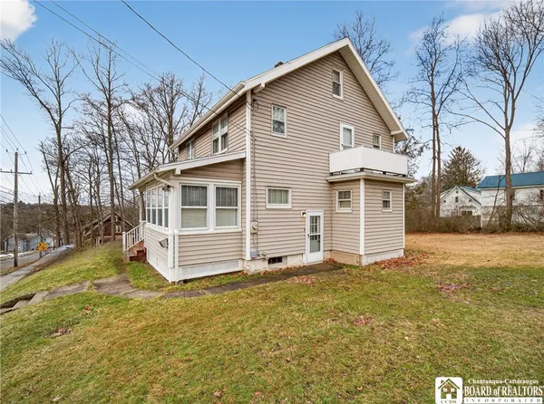 $114,900 | 117 Camp Street, Jamestown, NY 14701