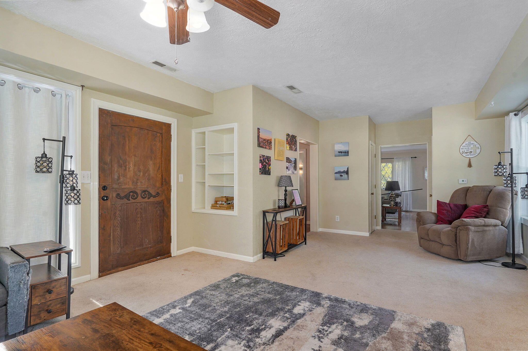 956 East University Street Springfield, MO 65807 - Photo 18 of 76 FAMILY AREA