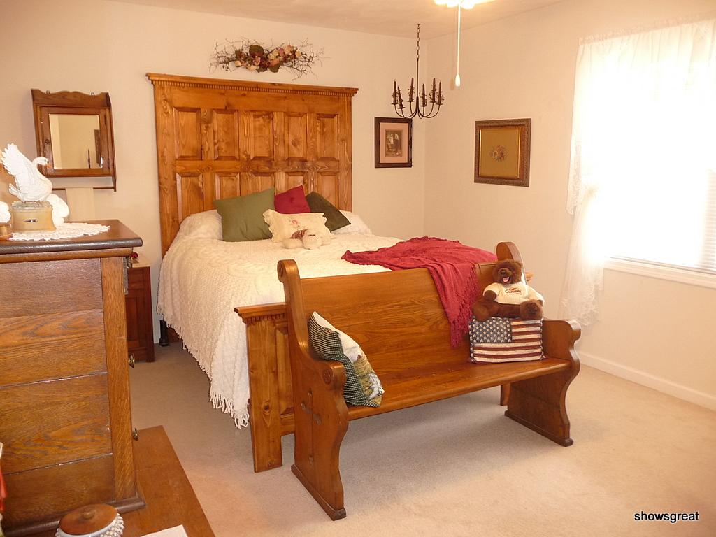 1770 Meadows Road Vinton, VA 24179 - Photo 7 of 37 a bedroom with a bed and a window