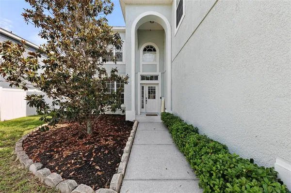 a view of entryway and hall