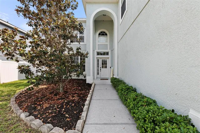a view of entryway and hall