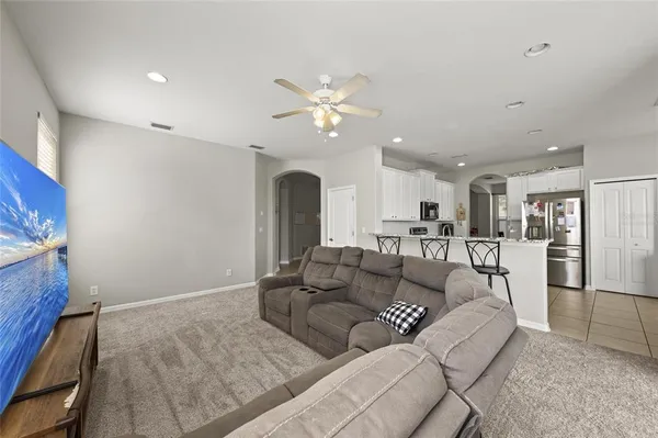 a view of an entryway with a livingroom