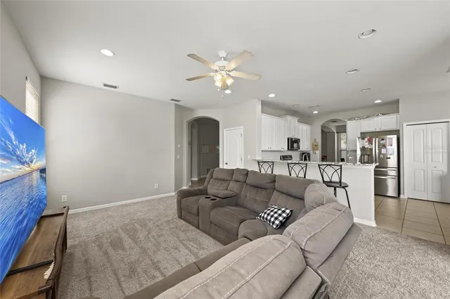 a view of an entryway with a livingroom