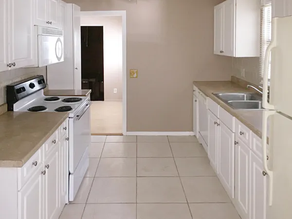 $2,550 | 120 Wisconsin Street, Lake Worth, FL 33461