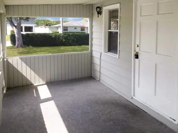 $2,550 | 120 Wisconsin Street, Lake Worth, FL 33461